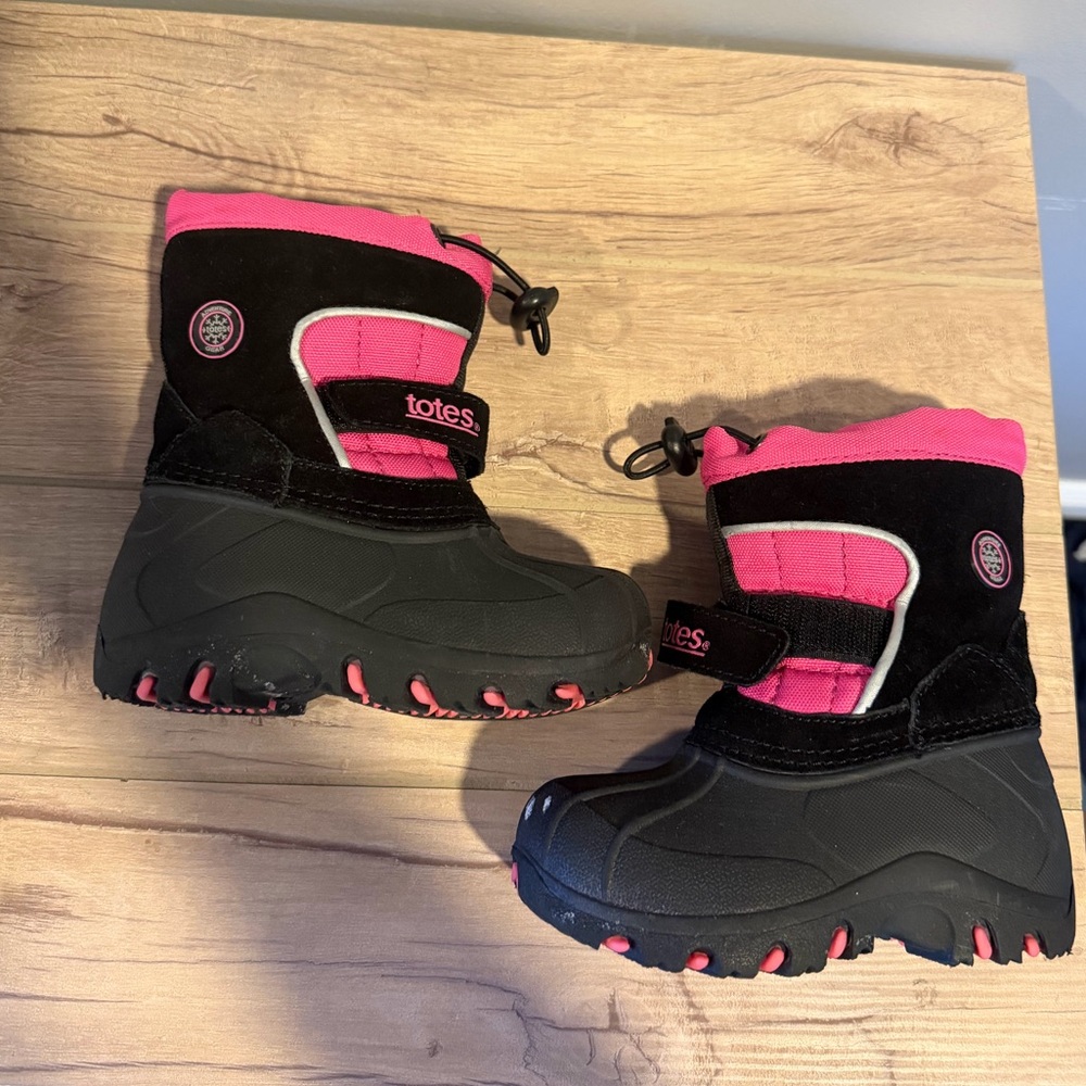 Girls Totes Pink and Black Winter Boots Size 7 - Picture 3 of 5